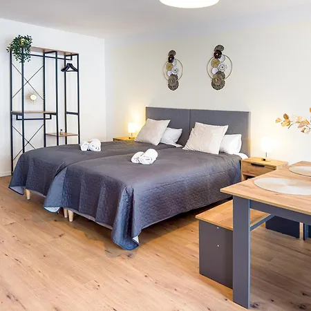 Immostay Waterfront - Balkon Ueber & Parking