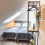 Immostay Waterfront - Balkon Ueber & Parking Апартаменты