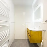 Immostay Waterfront - Balkon Ueber & Parking Апартаменты *