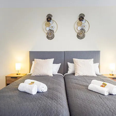 Immostay Waterfront - Balkon Ueber & Parking