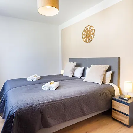 Immostay Waterfront - Balkon Ueber & Parking Apartment *